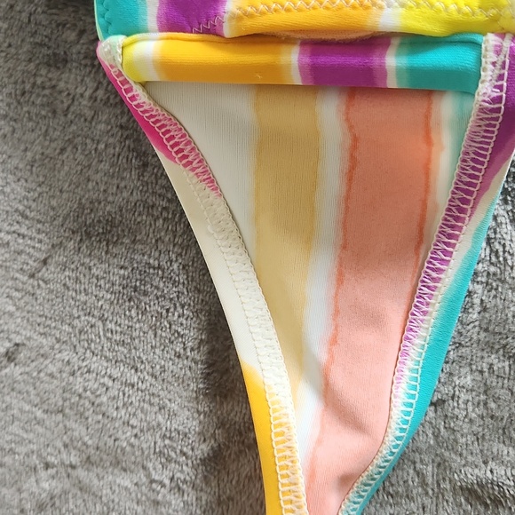 Victoria's Secret, Woman's Sz S/P, Rainbow Color Bikini Top, Just Stunning! - Picture 11 of 11
